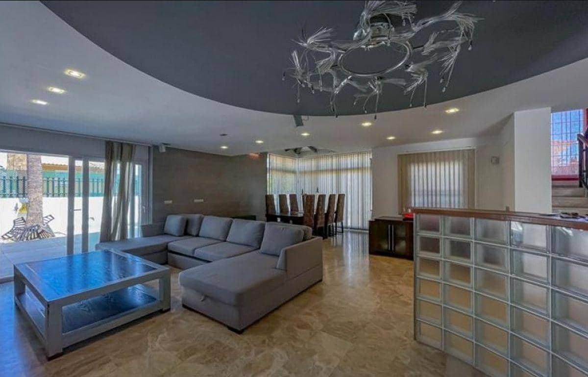 6 chambre Villa/Maison à vendre à Benidorm avec piscine - 890 000 € (Ref: 8926962)