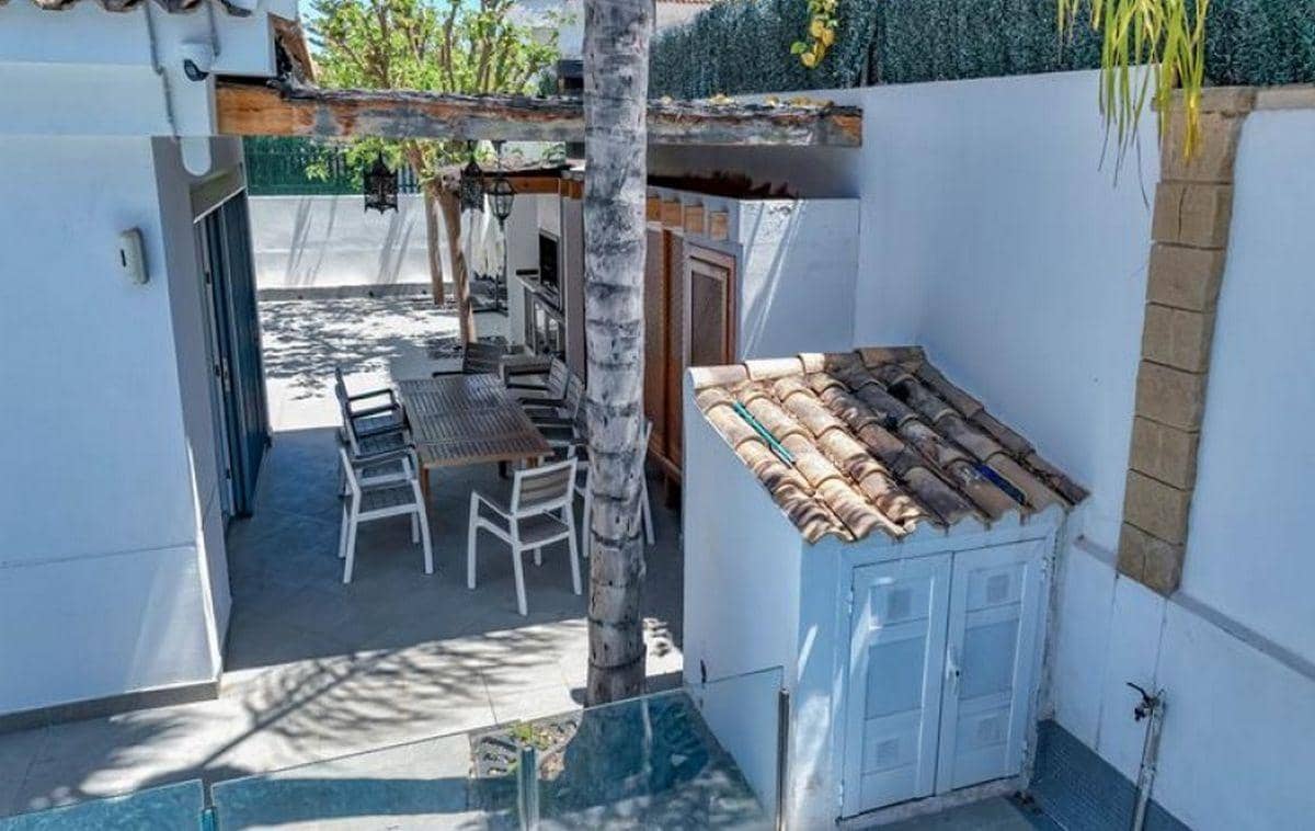 6 chambre Villa/Maison à vendre à Benidorm avec piscine - 890 000 € (Ref: 8926962)