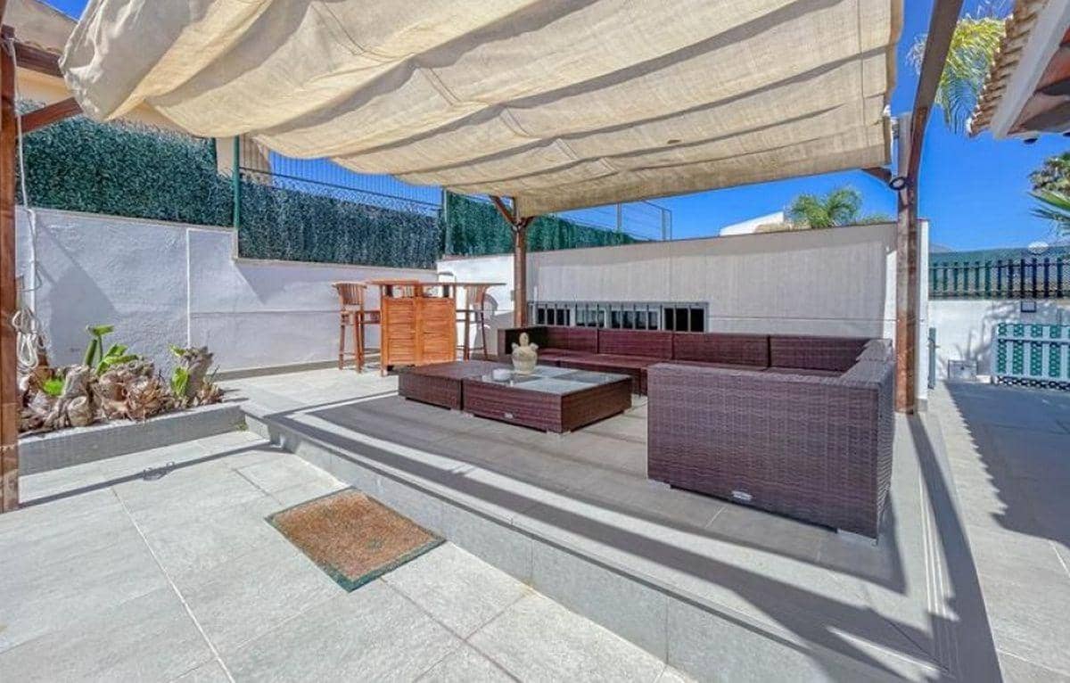 6 chambre Villa/Maison à vendre à Benidorm avec piscine - 890 000 € (Ref: 8926962)