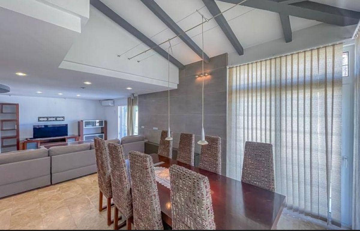 6 chambre Villa/Maison à vendre à Benidorm avec piscine - 890 000 € (Ref: 8926962)