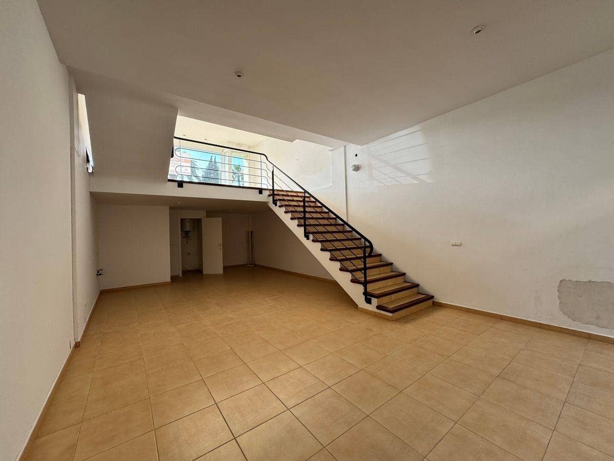 Commercieel te koop in Moraira met zwembad - € 260.000 (Ref: 8926976)