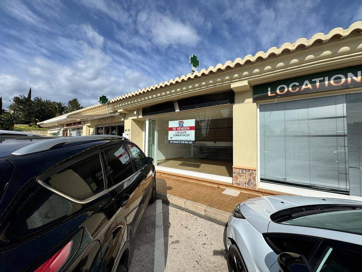 Commercieel te koop in Moraira met zwembad - € 260.000 (Ref: 8926976)