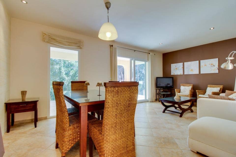 5 bedroom Villa for sale in Moraira with pool - € 1,200,000 (Ref: 8926977)