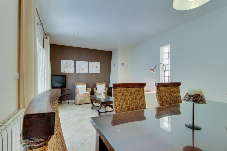 5 bedroom Villa for sale in Moraira with pool - € 1,200,000 (Ref: 8926977)