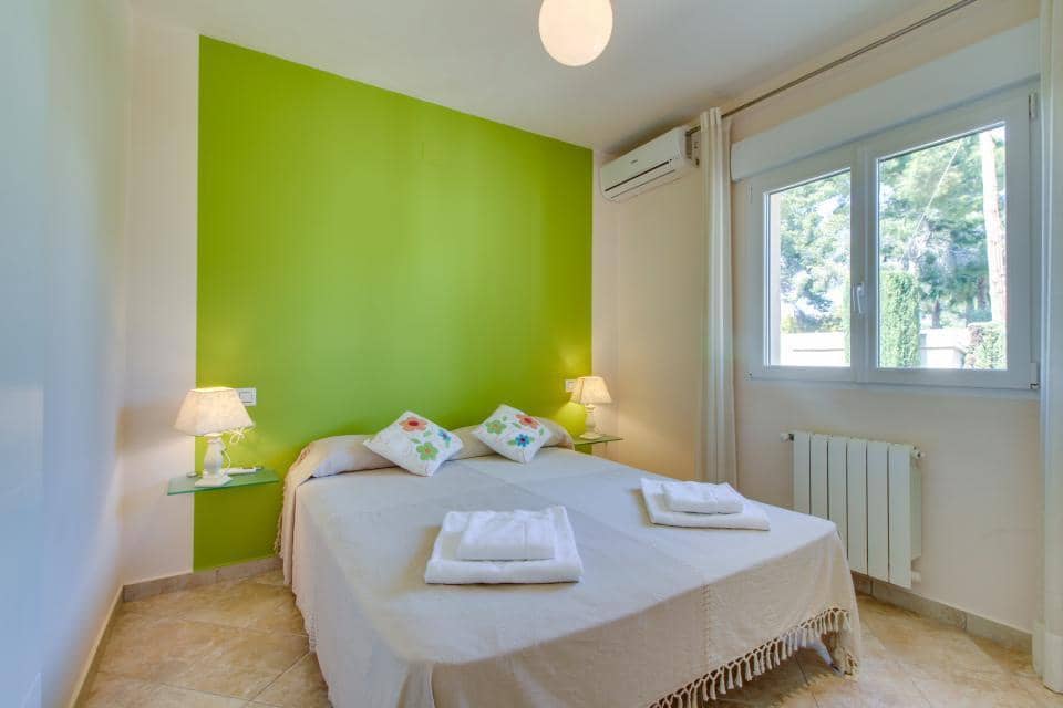 5 bedroom Villa for sale in Moraira with pool - € 1,200,000 (Ref: 8926977)