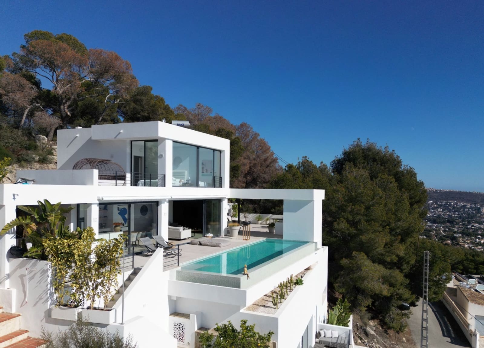 4 soveværelse Villa til salg i Moraira med swimmingpool - € 1.995.000 (Ref: 8937433)