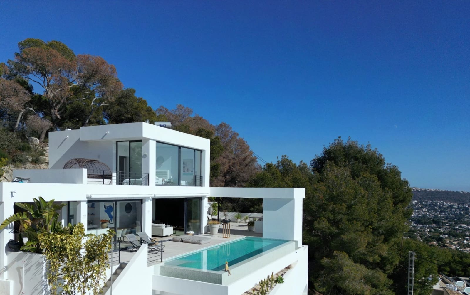 4 soveværelse Villa til salg i Moraira med swimmingpool - € 1.995.000 (Ref: 8937433)