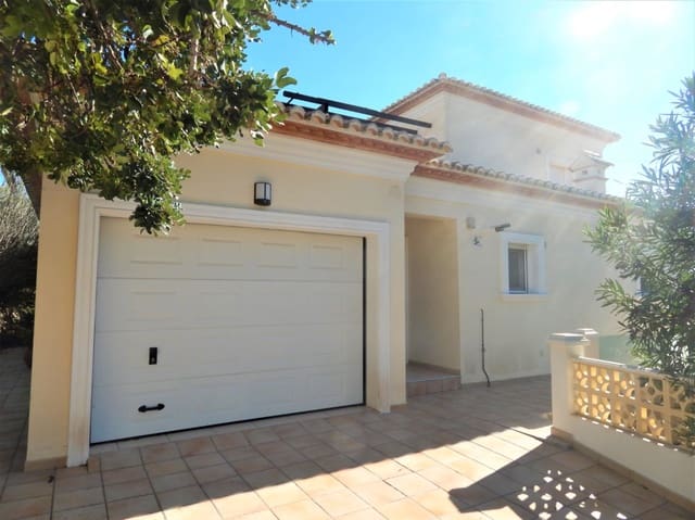 5 bedroom Villa for sale in Pinar del Advocat - Cometa, Teulada-Moraira with pool - € 795,000 (Ref: 8938983)