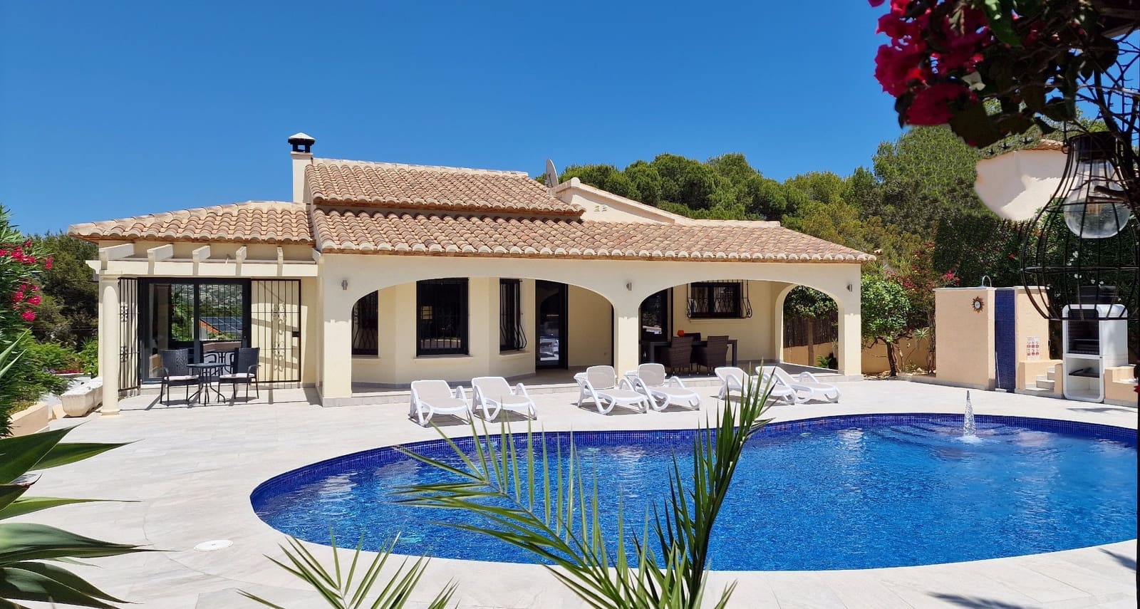 3 soveværelse Villa til salg i Moraira med swimmingpool - € 1.100.000 (Ref: 8938986)