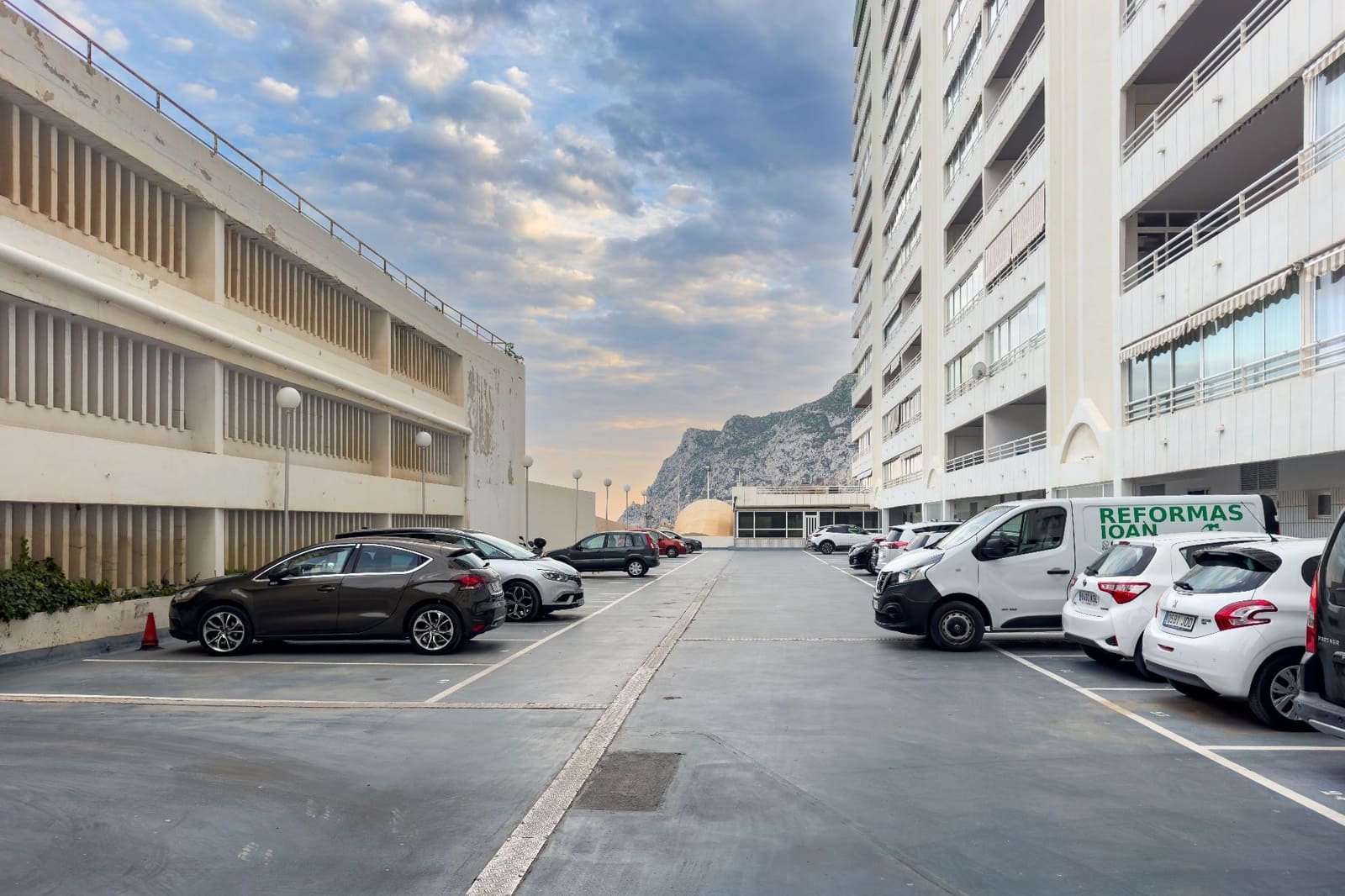 2 makuuhuone Huoneisto myytävänä paikassa Calpe / Calp mukana uima-altaan - 350 000 € (Ref: 8946957)