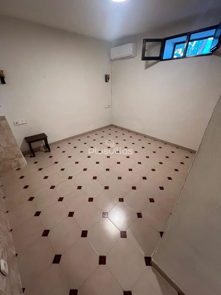 Chalet de 7 habitaciones en Calpe / Calp en venta con piscina - 898.000 € (Ref: 8983250)