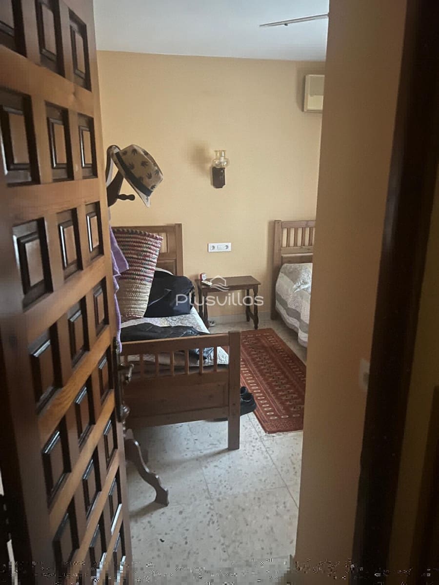 Chalet de 7 habitaciones en Calpe / Calp en venta con piscina - 898.000 € (Ref: 8983250)