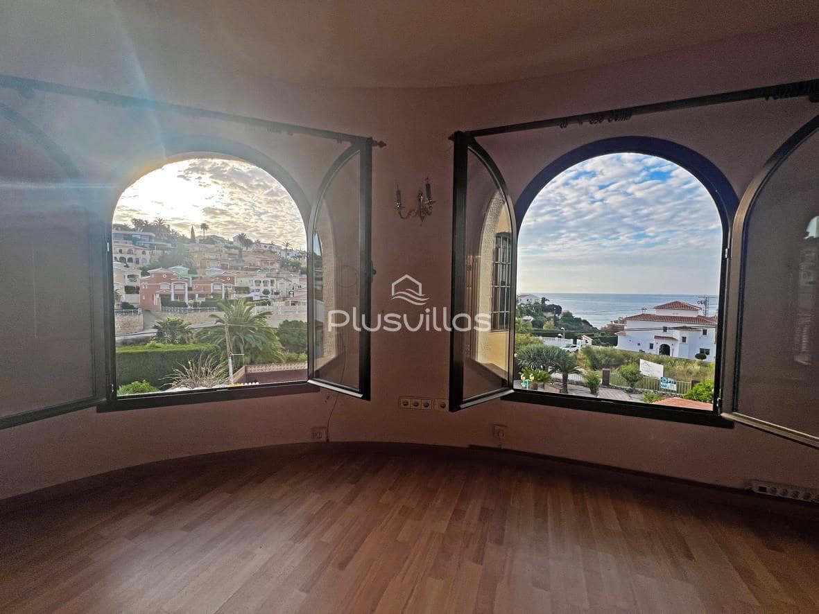 Chalet de 7 habitaciones en Calpe / Calp en venta con piscina - 898.000 € (Ref: 8983250)