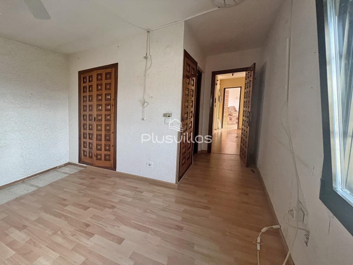 Chalet de 7 habitaciones en Calpe / Calp en venta con piscina - 898.000 € (Ref: 8983250)