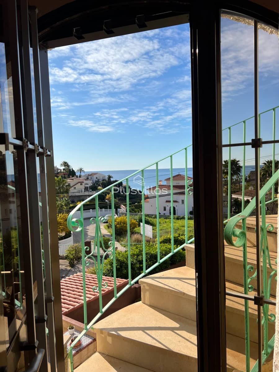 Chalet de 7 habitaciones en Calpe / Calp en venta con piscina - 898.000 € (Ref: 8983250)