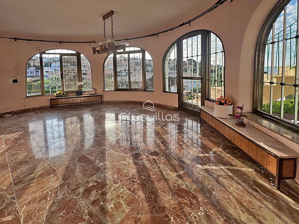 Chalet de 7 habitaciones en Calpe / Calp en venta con piscina - 898.000 € (Ref: 8983250)