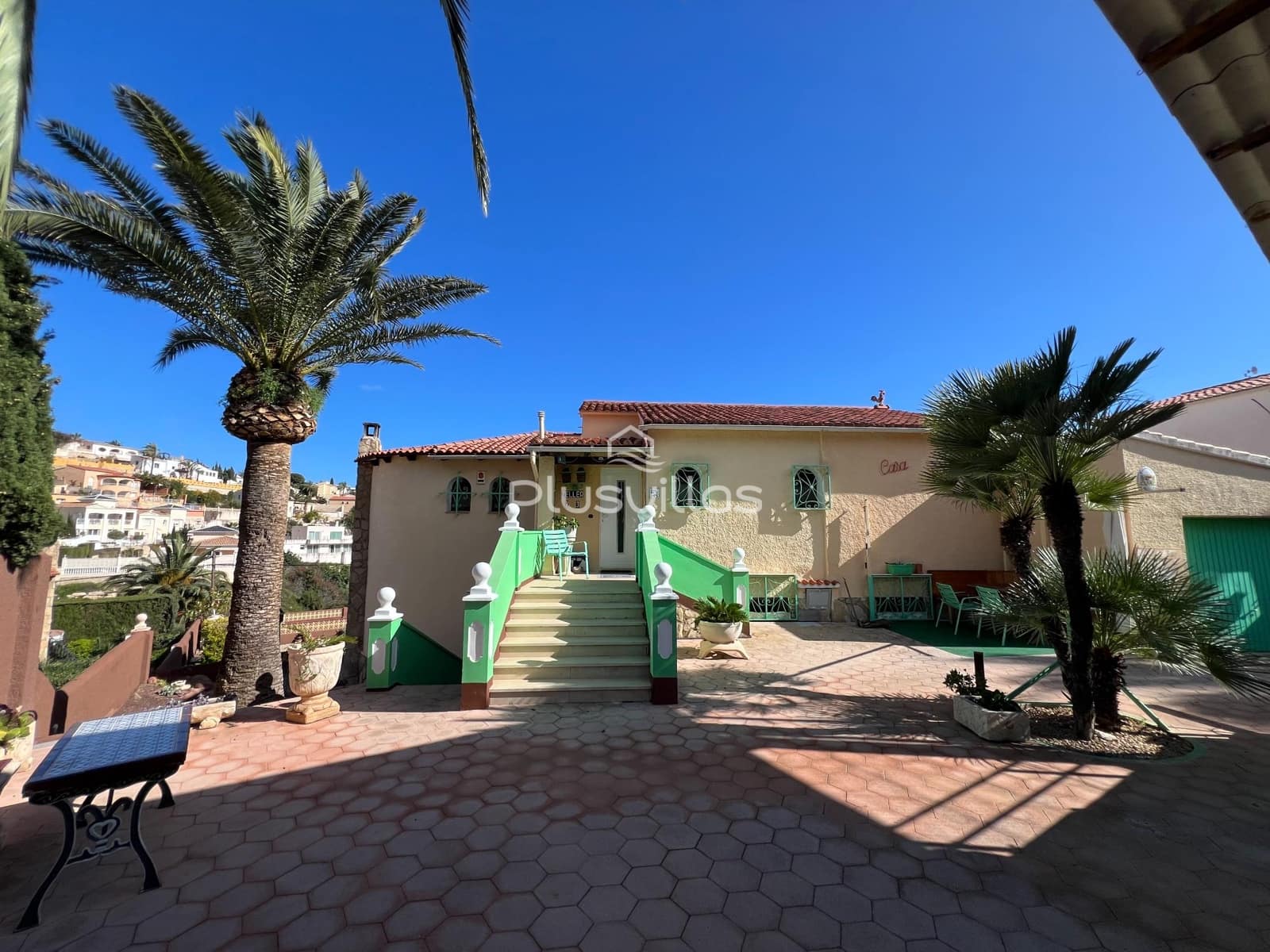 Chalet de 7 habitaciones en Calpe / Calp en venta con piscina - 898.000 € (Ref: 8983250)