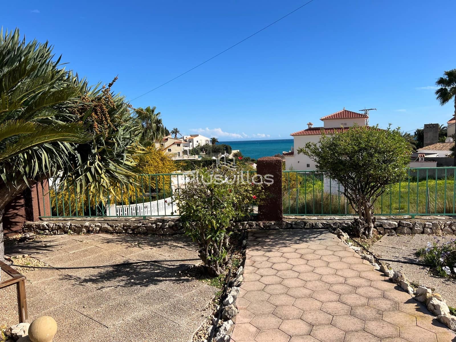 Chalet de 7 habitaciones en Calpe / Calp en venta con piscina - 898.000 € (Ref: 8983250)