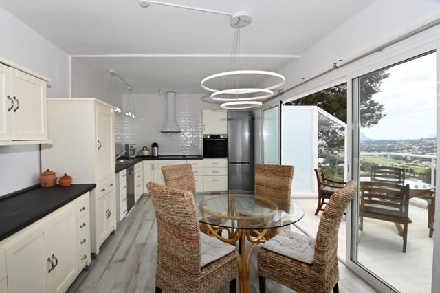 Chalet de 6 habitaciones en Casco Urbano, Teulada-Moraira en venta con piscina - 1.250.000 € (Ref: 9012971)