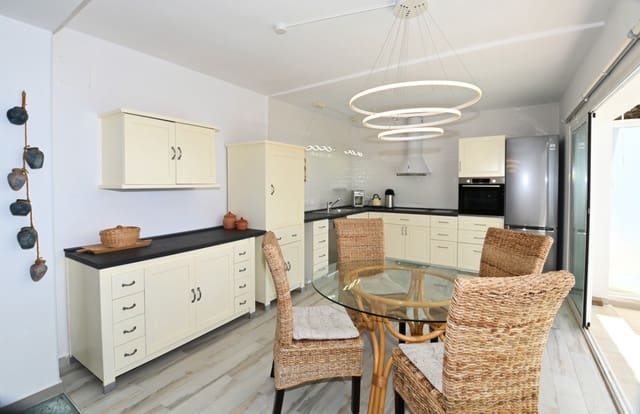 Chalet de 6 habitaciones en Casco Urbano, Teulada-Moraira en venta con piscina - 1.250.000 € (Ref: 9012971)