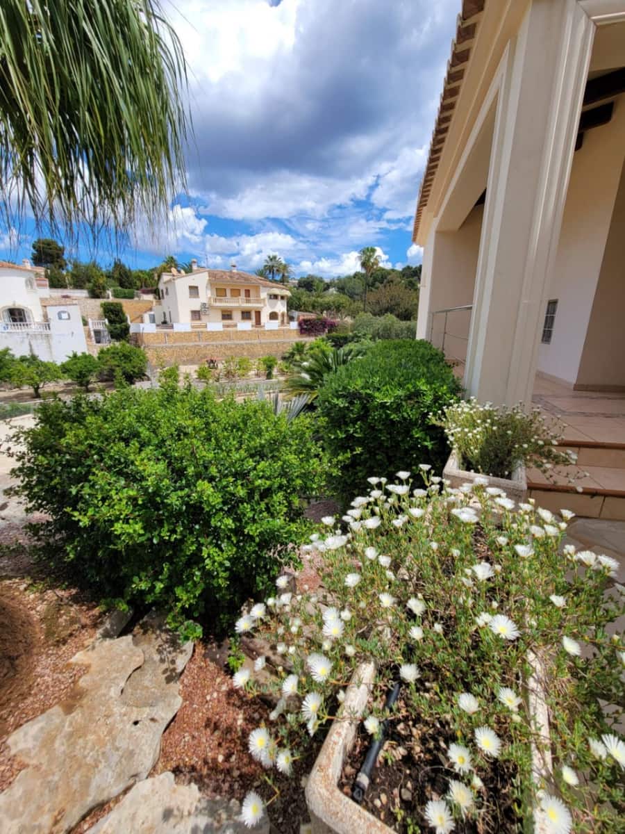 3 bedroom Villa for sale in Benissa with pool - € 895,000 (Ref: 9012977)