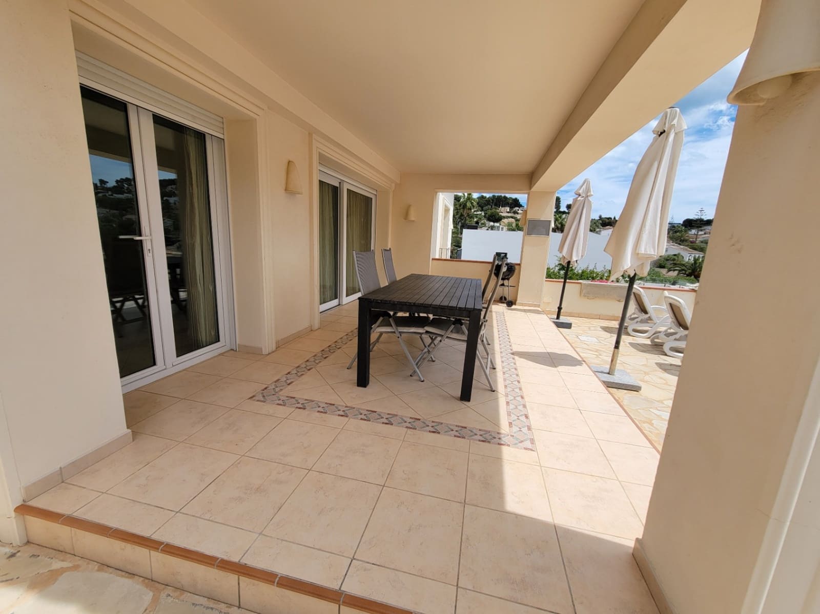 3 bedroom Villa for sale in Benissa with pool - € 895,000 (Ref: 9012977)