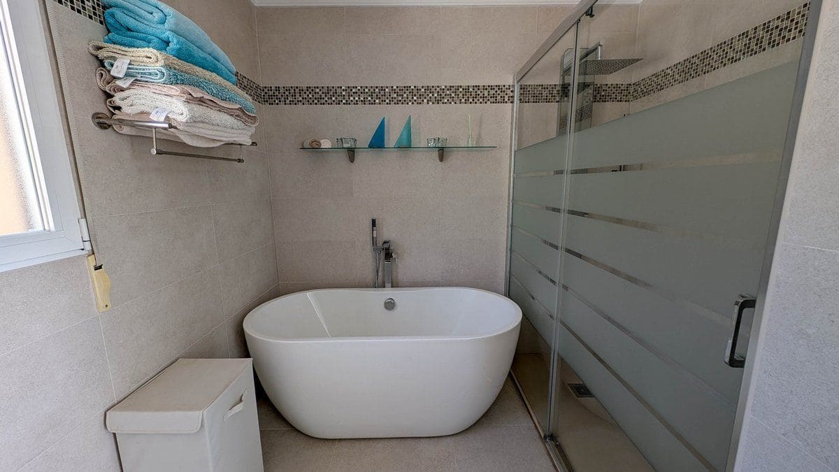 4 quarto Moradia para venda em Calpe / Calp com piscina - 899 000 € (Ref: 9018574)