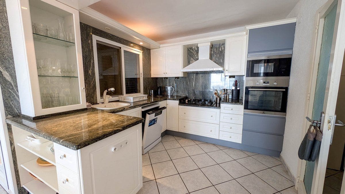 4 quarto Moradia para venda em Calpe / Calp com piscina - 899 000 € (Ref: 9018574)