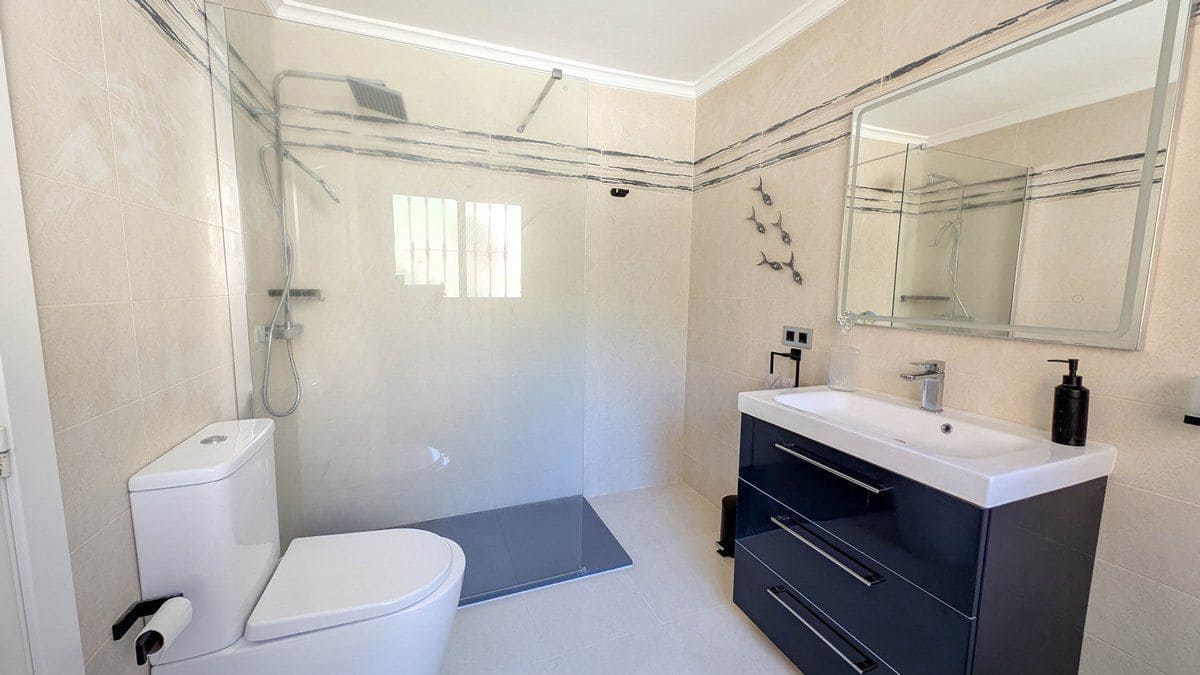 4 quarto Moradia para venda em Calpe / Calp com piscina - 899 000 € (Ref: 9018574)