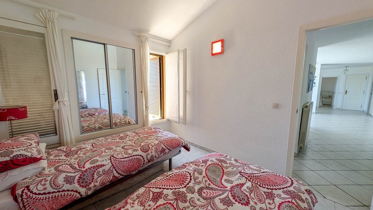 4 quarto Moradia para venda em Calpe / Calp com piscina - 899 000 € (Ref: 9018574)