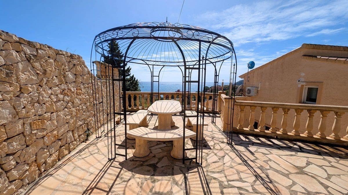 4 quarto Moradia para venda em Calpe / Calp com piscina - 899 000 € (Ref: 9018574)