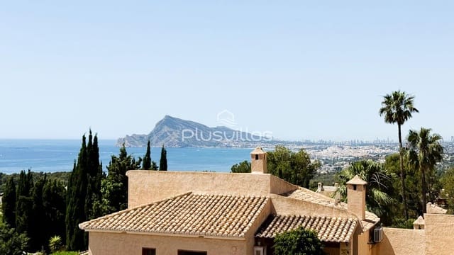 4 bedroom Bungalow for sale in Altea - € 550,000 (Ref: 9099403)
