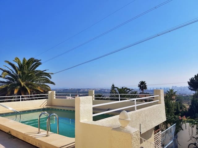 Chalet de 4 habitaciones en Oltamar - Cucarres, Calpe / Calp en venta con piscina - 675.000 € (Ref: 9114476)