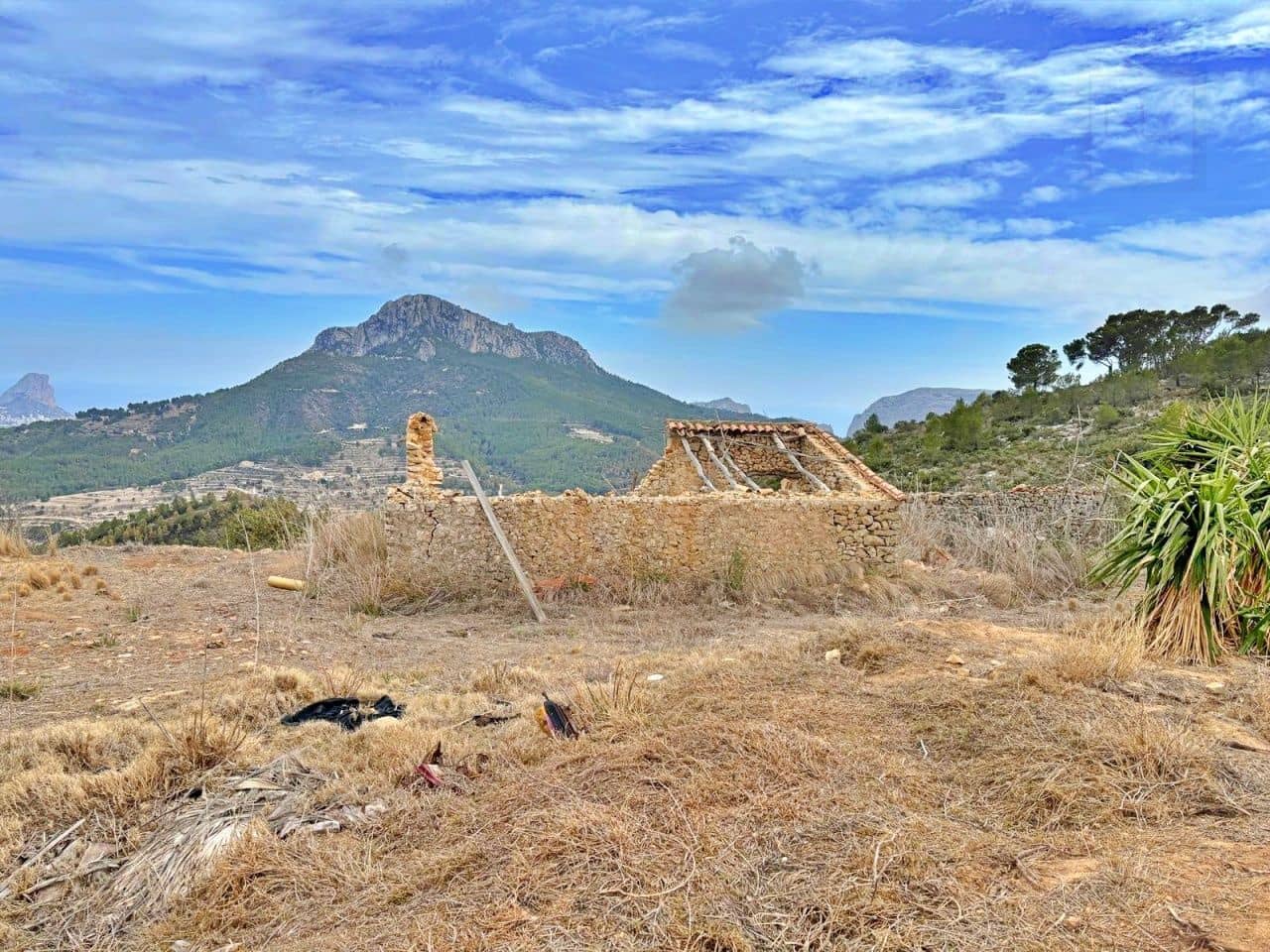 6 bedroom Villa for sale in Benissa - € 599,000 (Ref: 9116389)