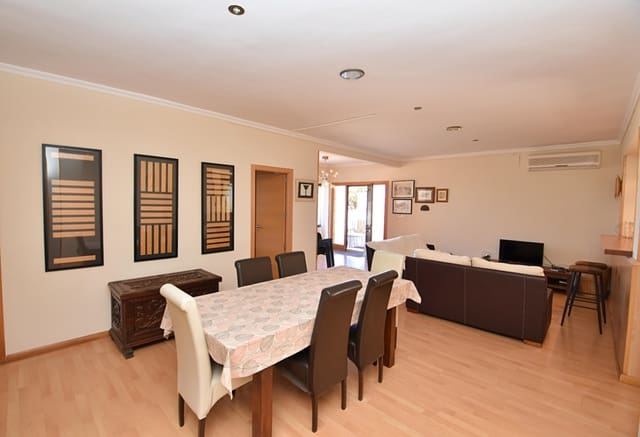 5 soverom Villa til salgs i Centro Urbano, Dénia med svømmebasseng - € 695 000 (Ref: 9125554)