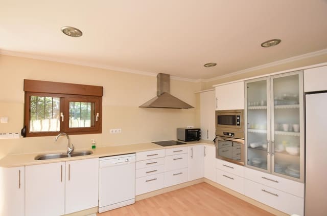 5 soverom Villa til salgs i Centro Urbano, Dénia med svømmebasseng - € 695 000 (Ref: 9125554)