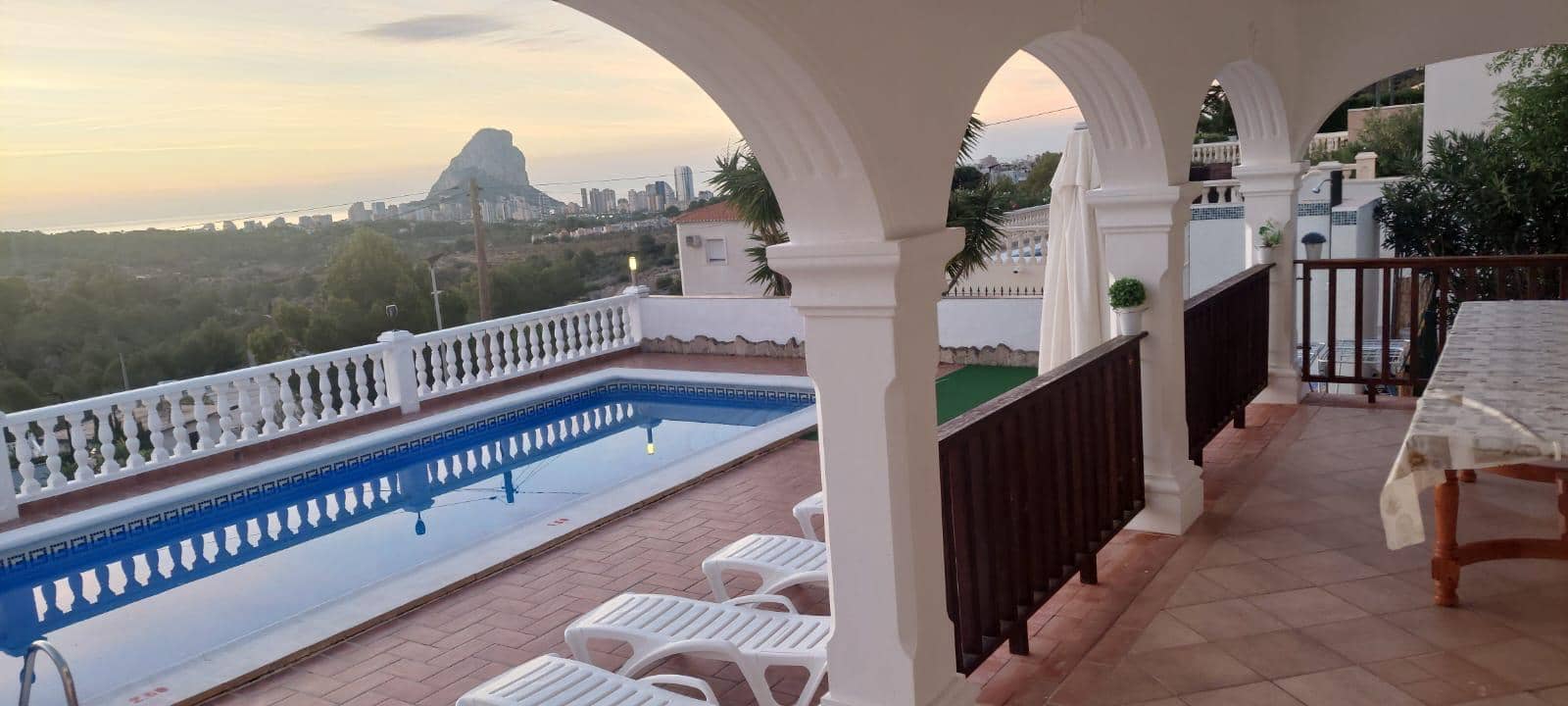 7 sovrum Villa till salu i Calpe / Calp med pool - 850 000 € (Ref: 9128621)