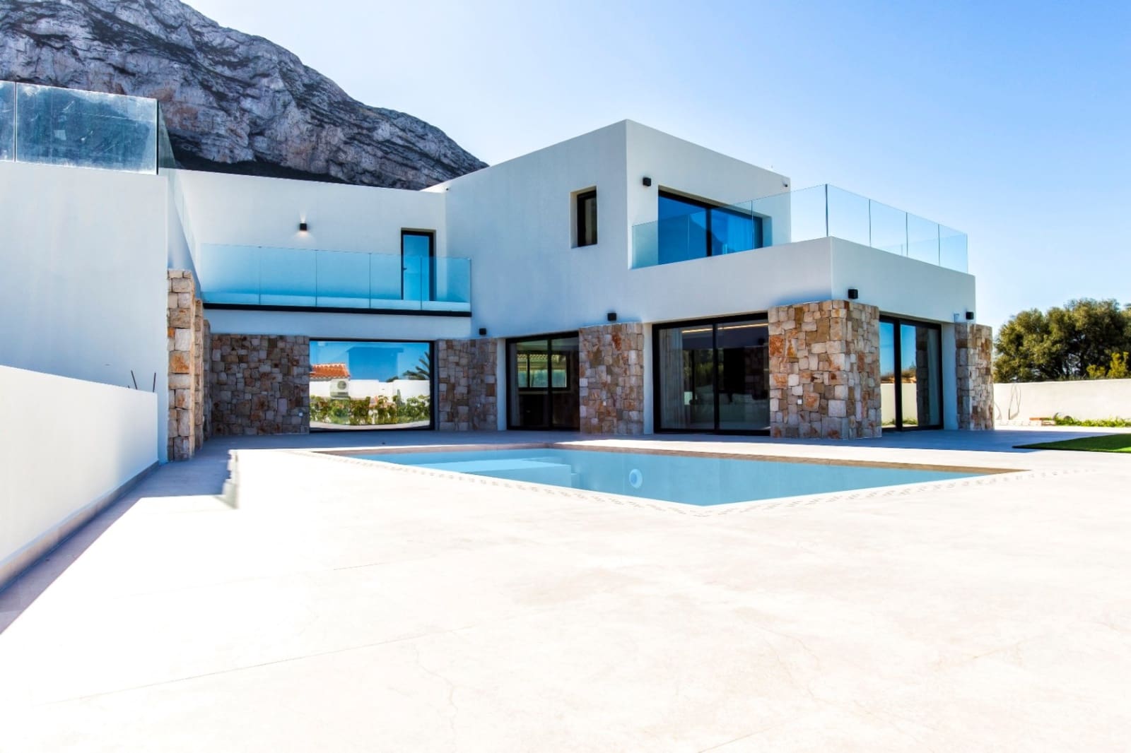4 soveværelse Villa til salg i Denia med swimmingpool - € 1.795.000 (Ref: 9130005)