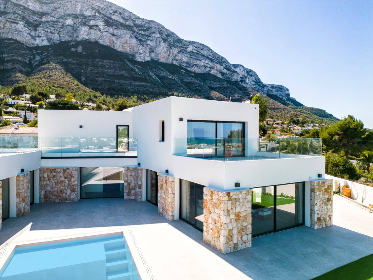 4 soveværelse Villa til salg i Denia med swimmingpool - € 1.795.000 (Ref: 9130005)