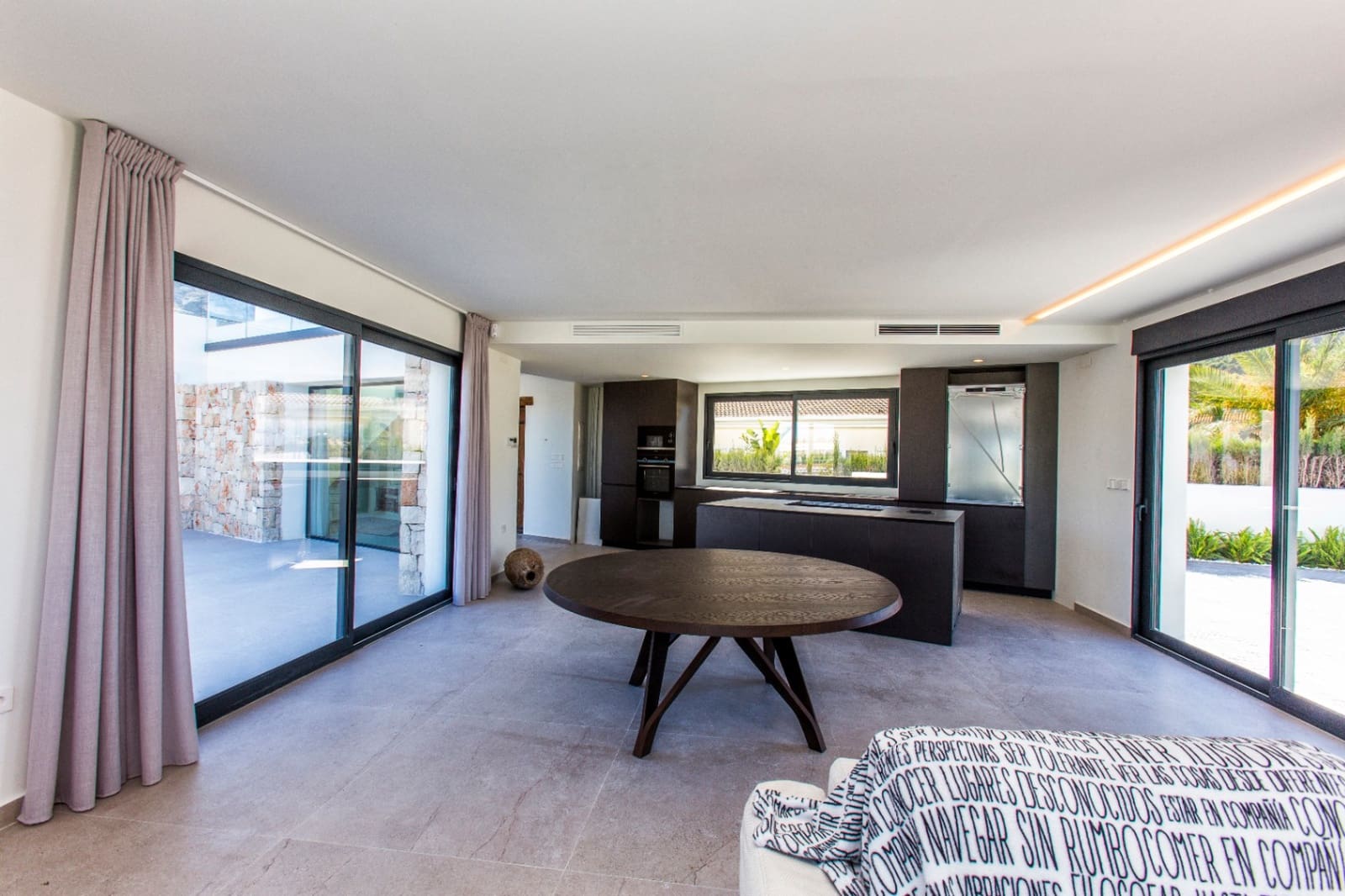 4 soveværelse Villa til salg i Denia med swimmingpool - € 1.795.000 (Ref: 9130005)