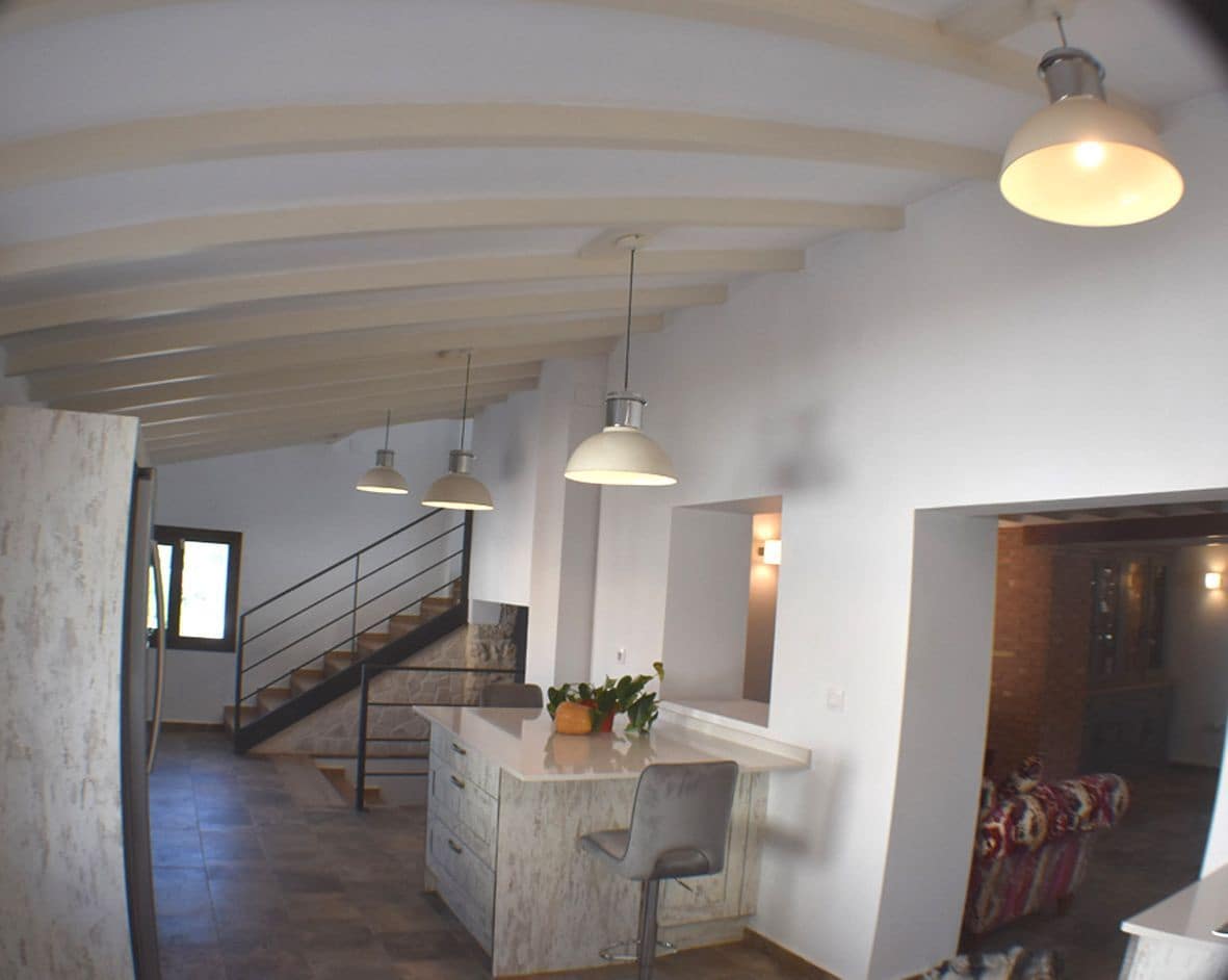 5 bedroom Villa for sale in Moraira - € 595,000 (Ref: 9133230)