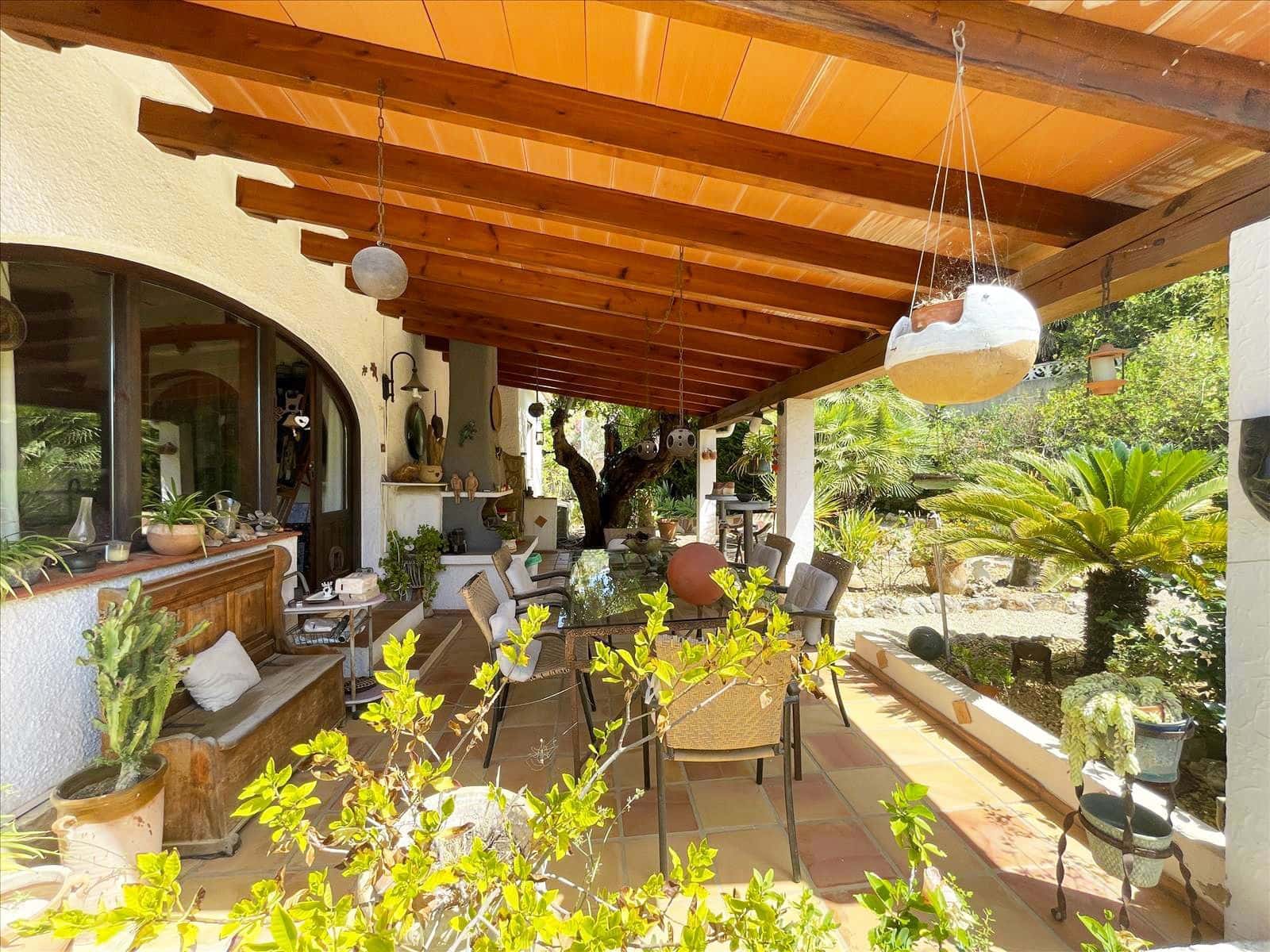 4 Zimmer Villa zu verkaufen in Benissa mit Pool - 795.000 € (Ref: 9133231)