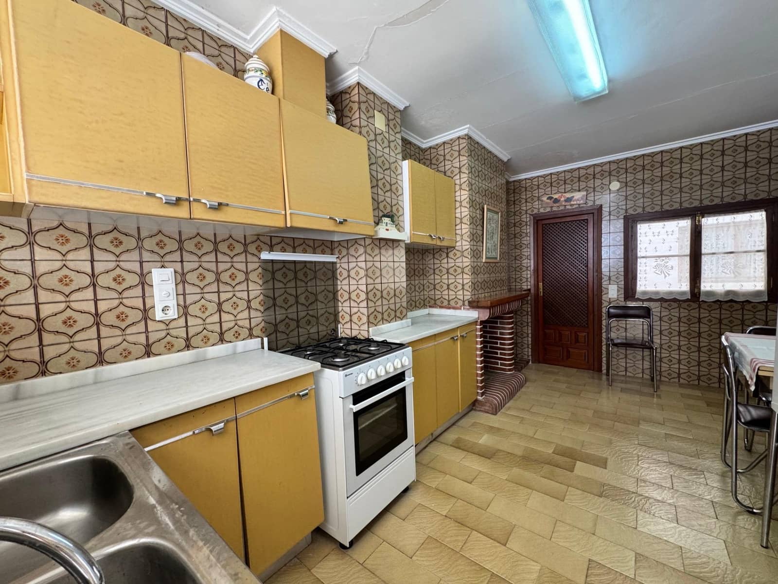 6 soveværelse Byhus til salg i Teulada - € 319.000 (Ref: 9134735)