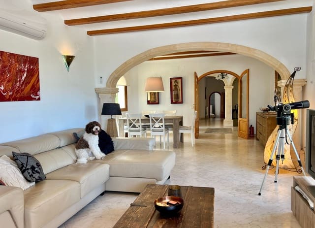 4 bedroom Villa for sale in Cometa - Carrió, Calpe / Calp with pool - € 849,000 (Ref: 9134743)