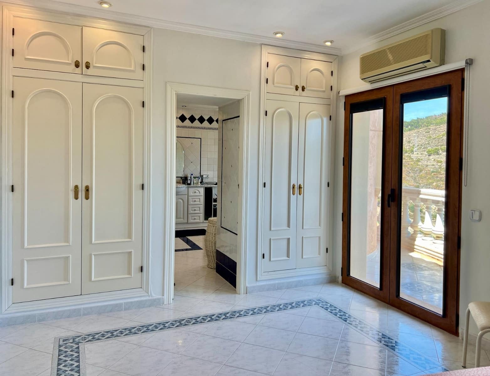 4 soveværelse Villa til salg i Calpe / Calp med swimmingpool - € 849.000 (Ref: 9134743)