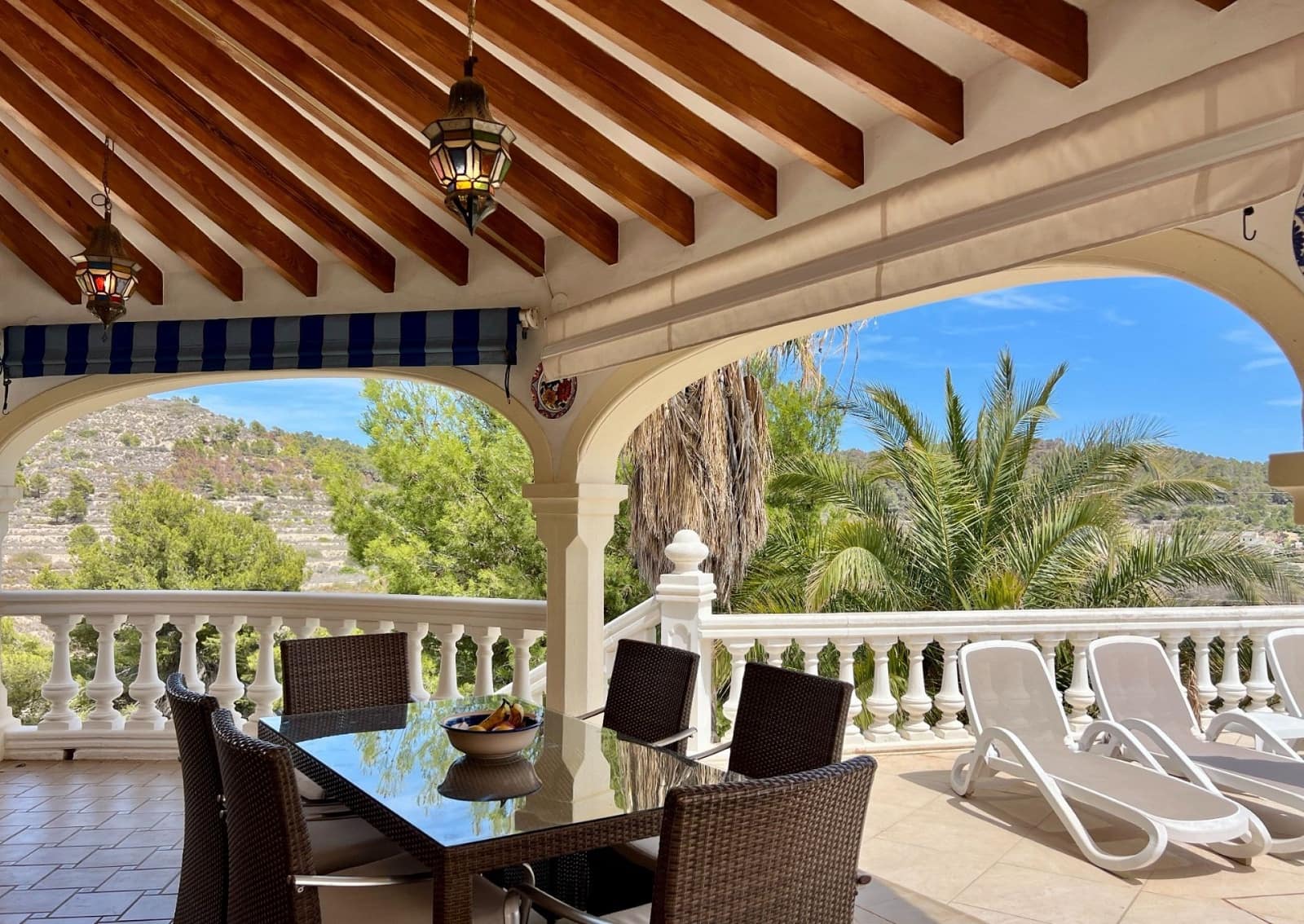 4 soveværelse Villa til salg i Calpe / Calp med swimmingpool - € 849.000 (Ref: 9134743)