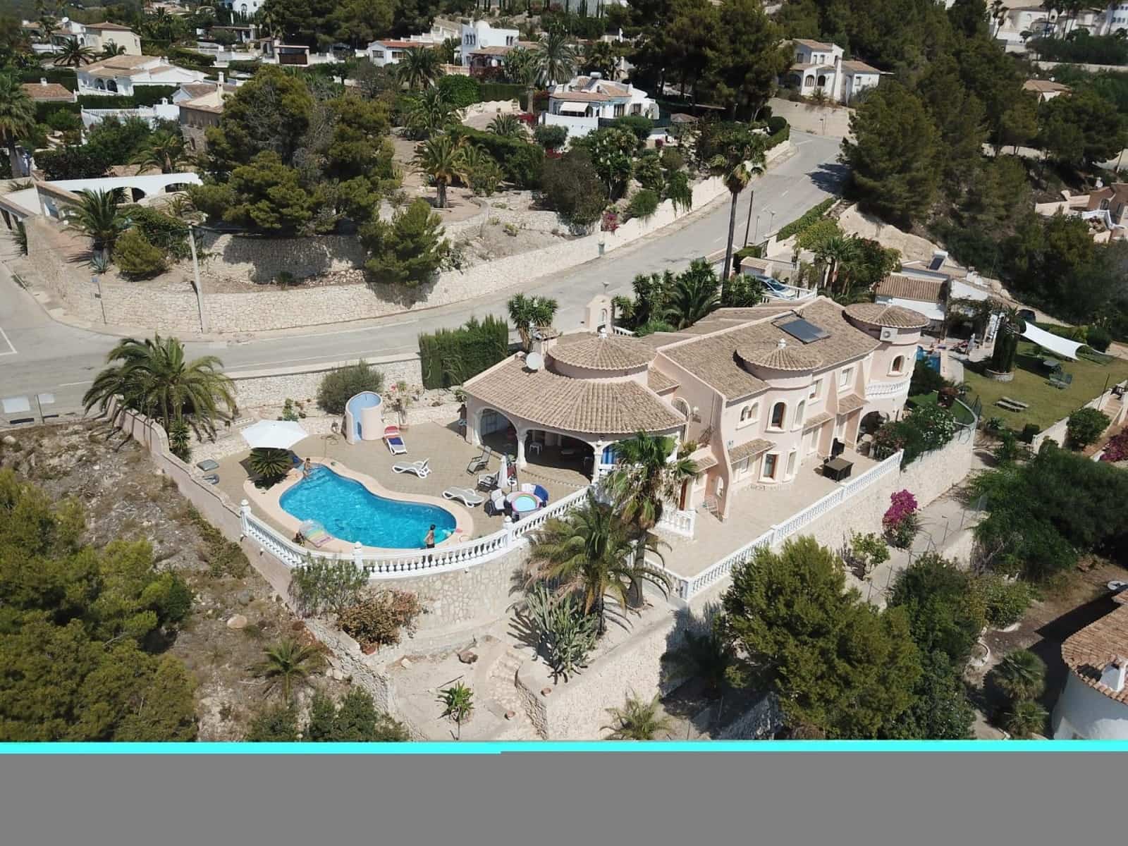 4 soveværelse Villa til salg i Calpe / Calp med swimmingpool - € 849.000 (Ref: 9134743)