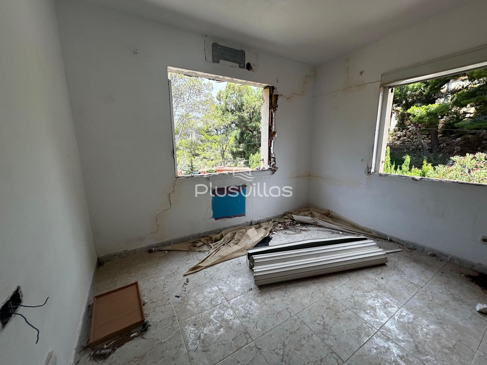 4 bedroom Villa for sale in Altea with pool - € 380,000 (Ref: 9137416)