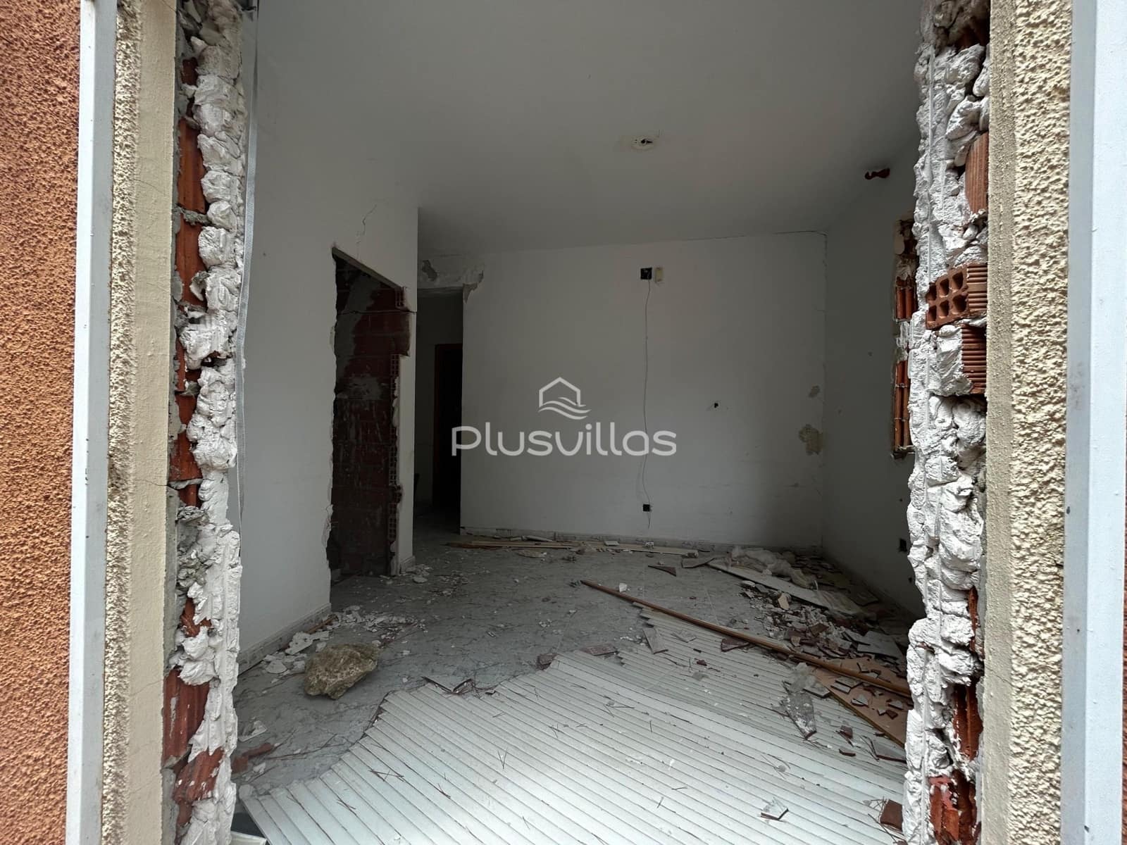 4 bedroom Villa for sale in Altea with pool - € 380,000 (Ref: 9137416)