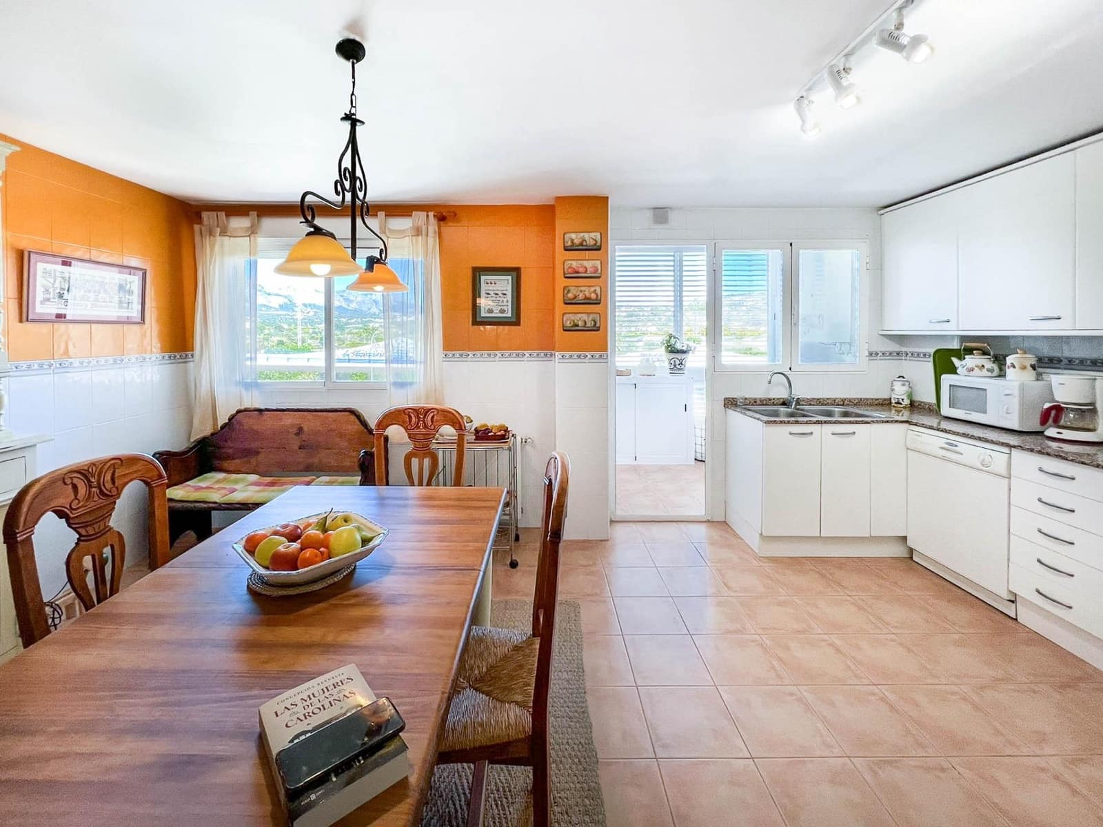 2 bedroom Apartment for sale in Altea with pool - € 475,000 (Ref: 9183941)